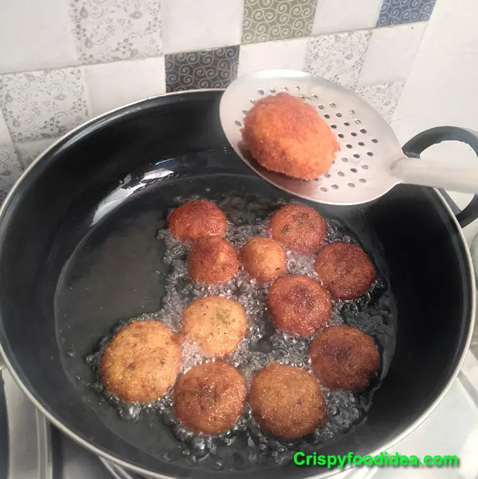keep out the pakora balls from pan