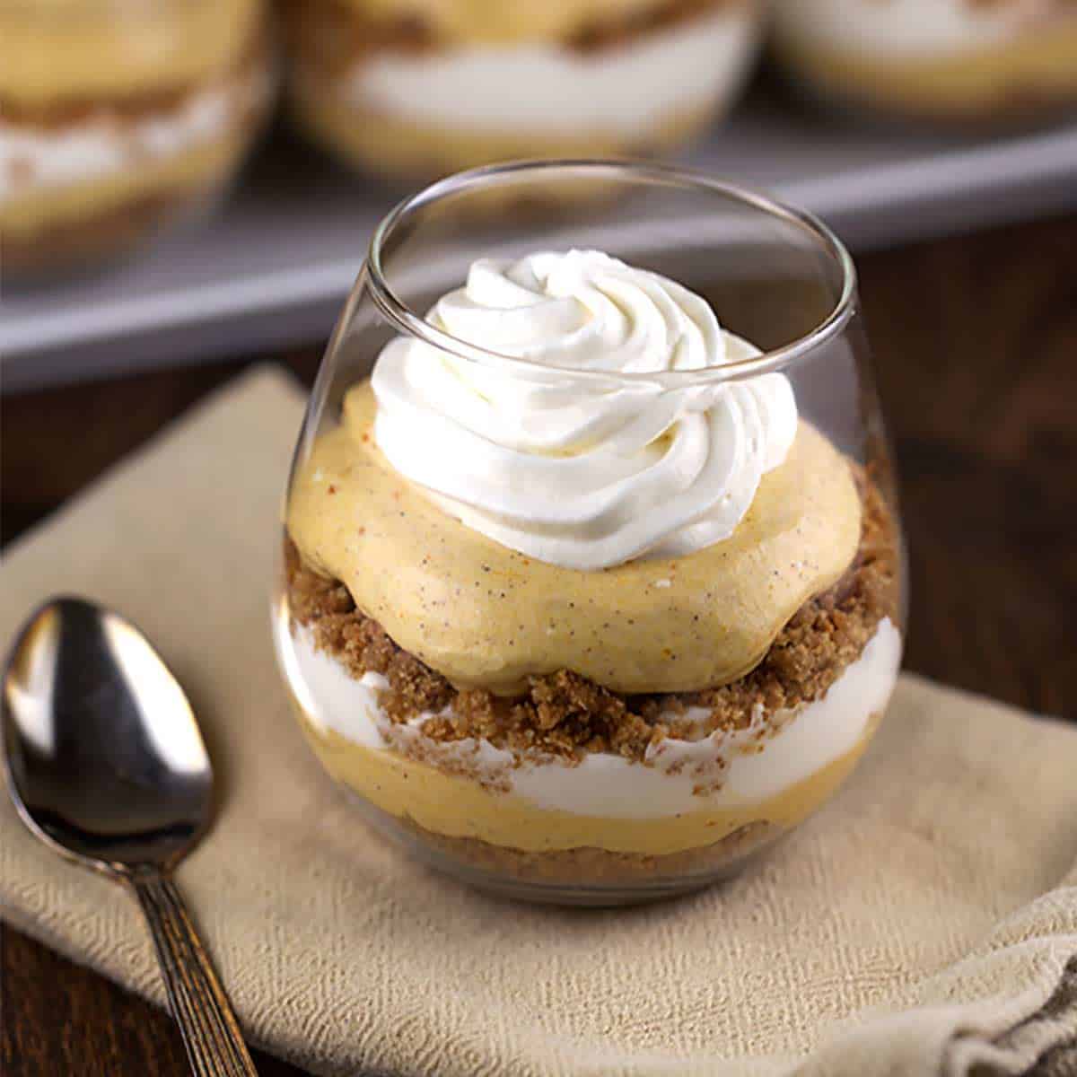 21 Best Thanksgiving Dessert Recipes (Easy, Classic & Crowd Favorites) 39