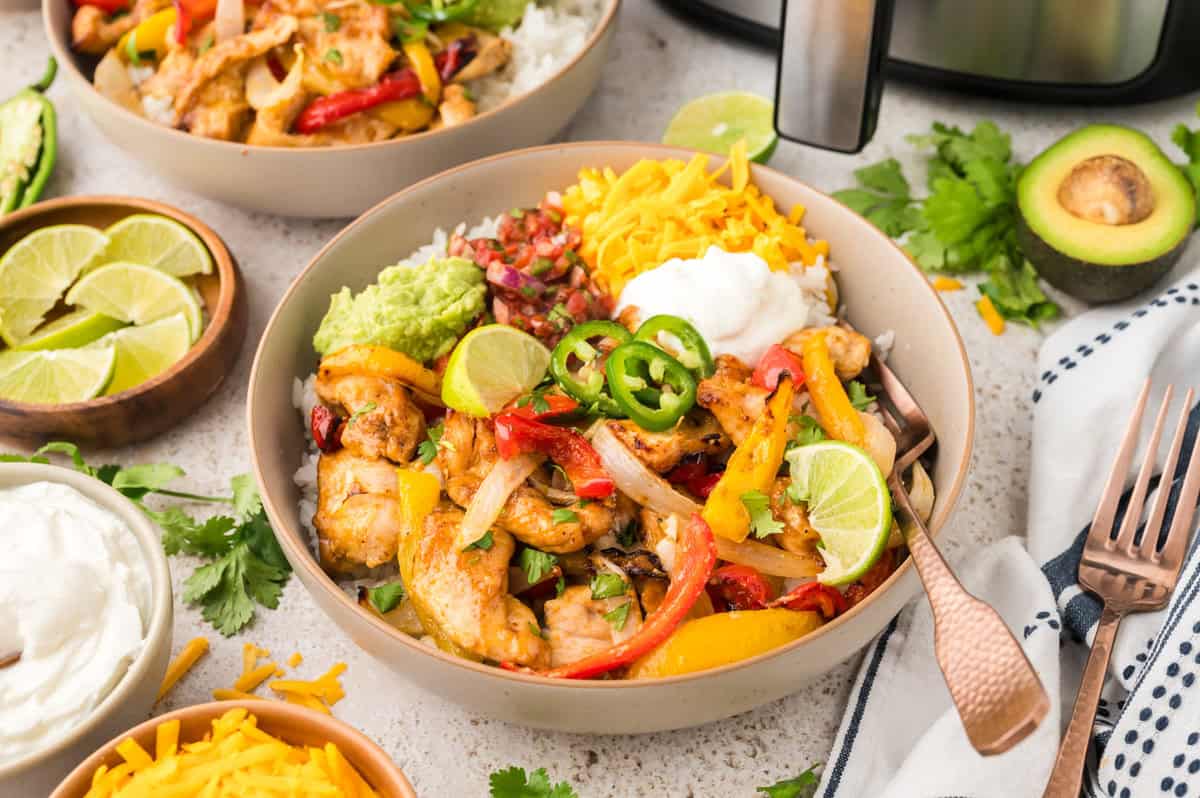 Image for Air Fryer Chicken Fajita Bowls